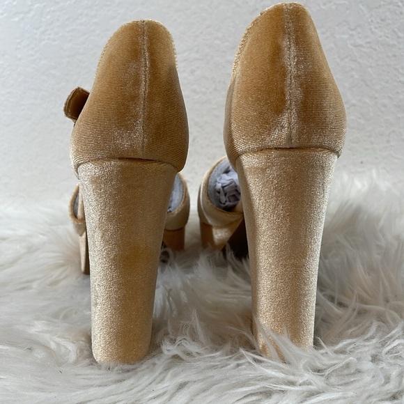 LULUS Crushest Champagne Velvet Rhinestone Ankle Strap Chunky Heels Size 10 NEW - Picture 6 of 15